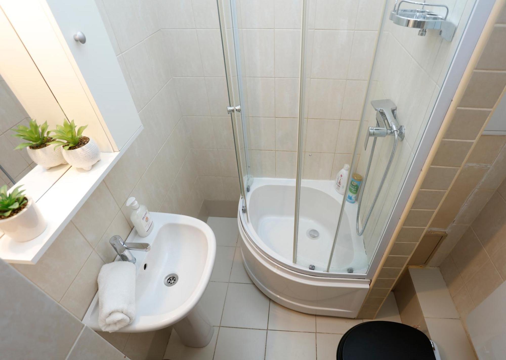 Enchanting Retreat - Historic Old Town - Pet-Friendly Haven - Steps From Unirii Бухарест Экстерьер фото